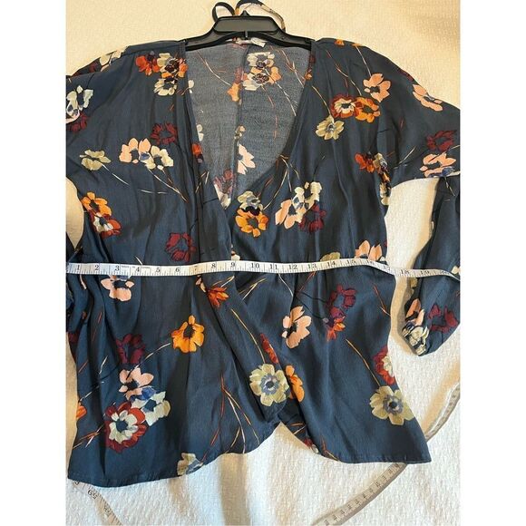 New Lovestitch Navy floral wrap blouse size Large tie waist - Picture 7 of 8